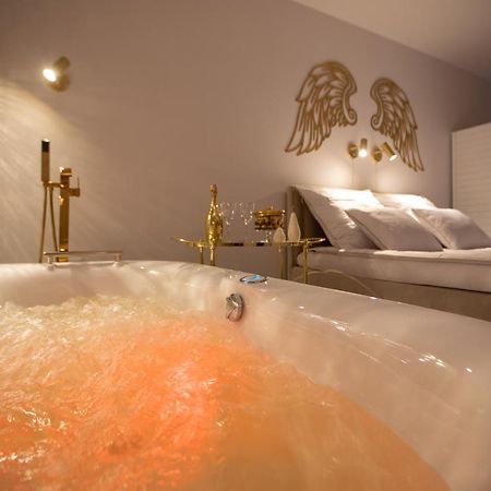 Apartament Gold Sauna&Jacuzzi 코워브제크 외부 사진