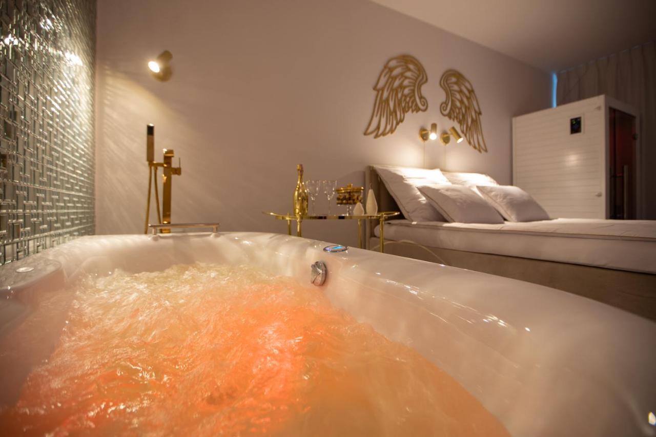 Apartament Gold Sauna&Jacuzzi 코워브제크 외부 사진